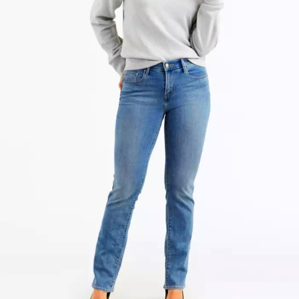 Levi's 505 Straight Leg Women's Jeans.